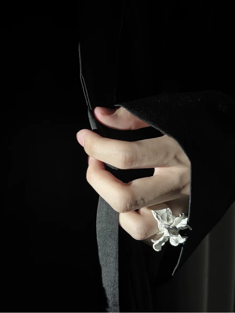Floral Statement Handmade Ring - Picture 2 of 11